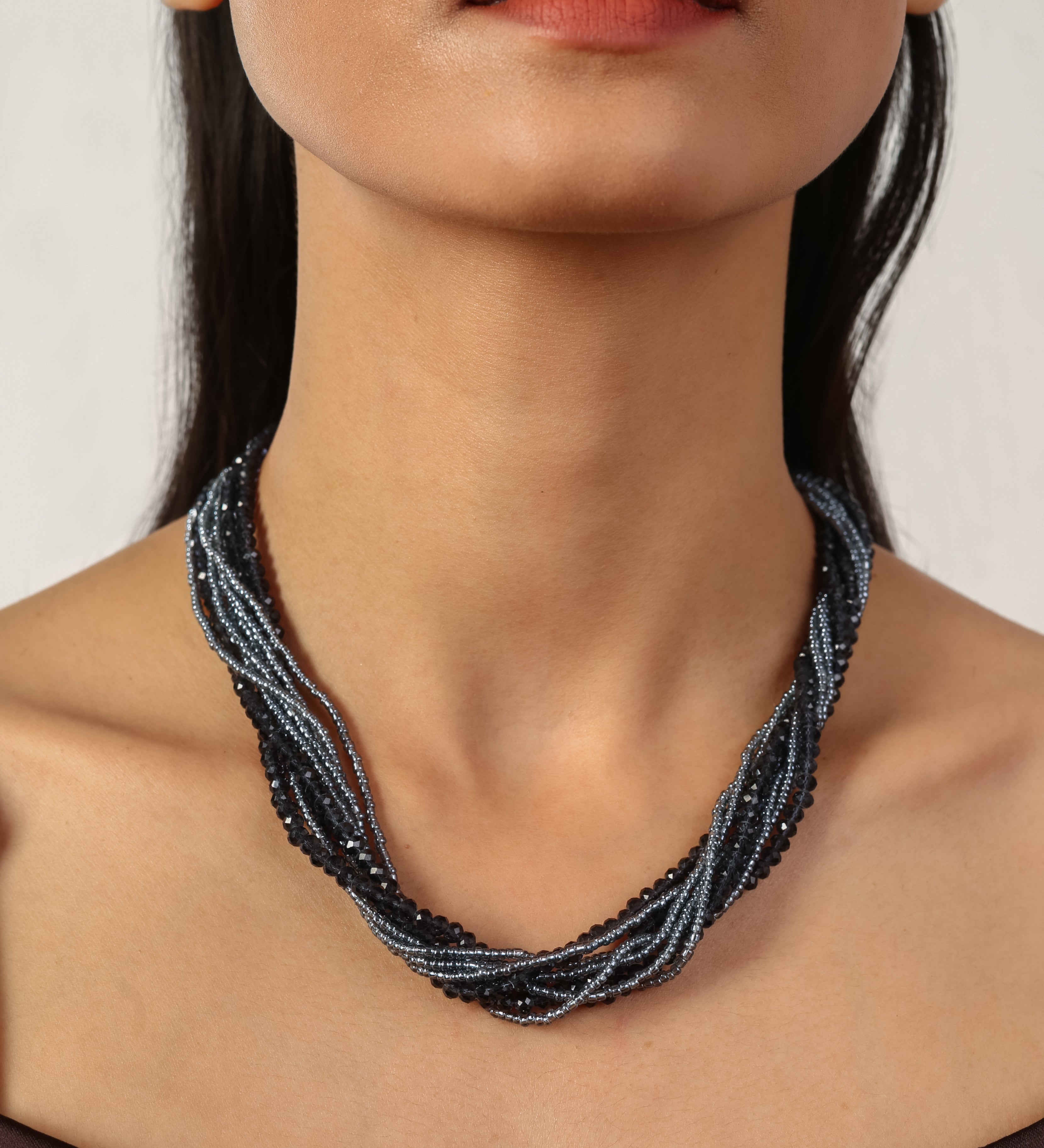 Elegant Silver Plated Necklace With Magnetic Lock