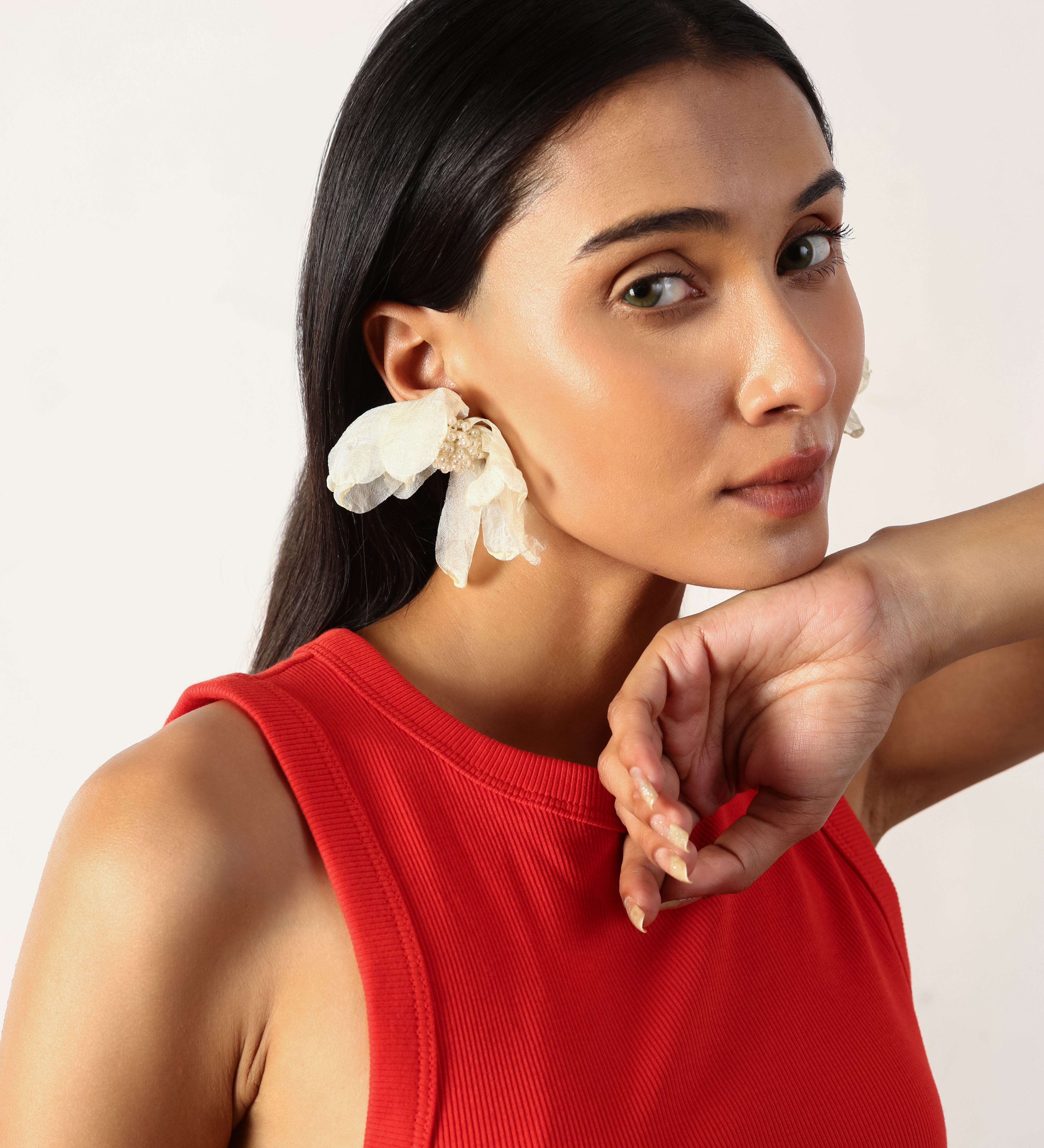 White Floral Pearls Earring