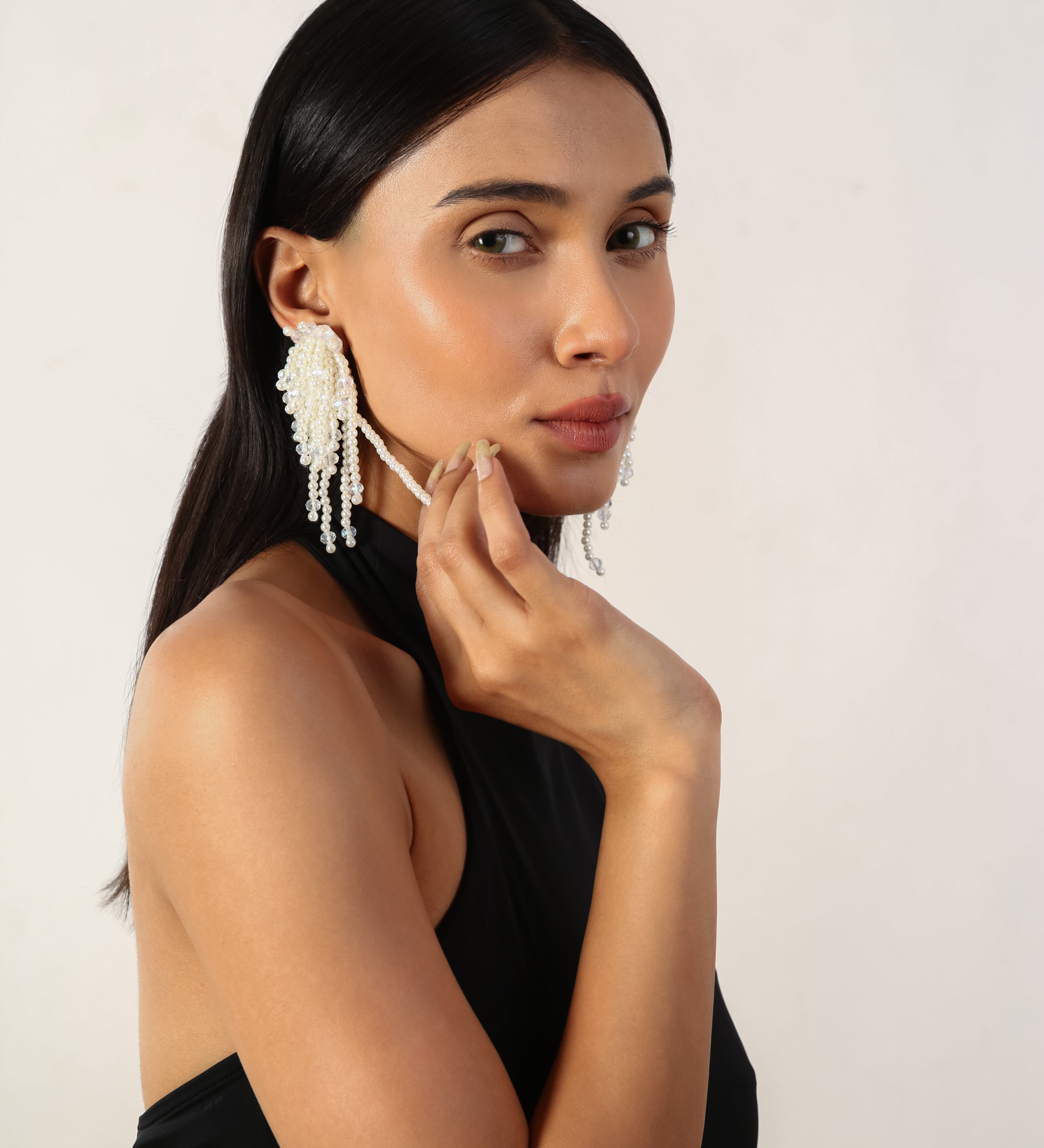 White Minimal Muse Earring