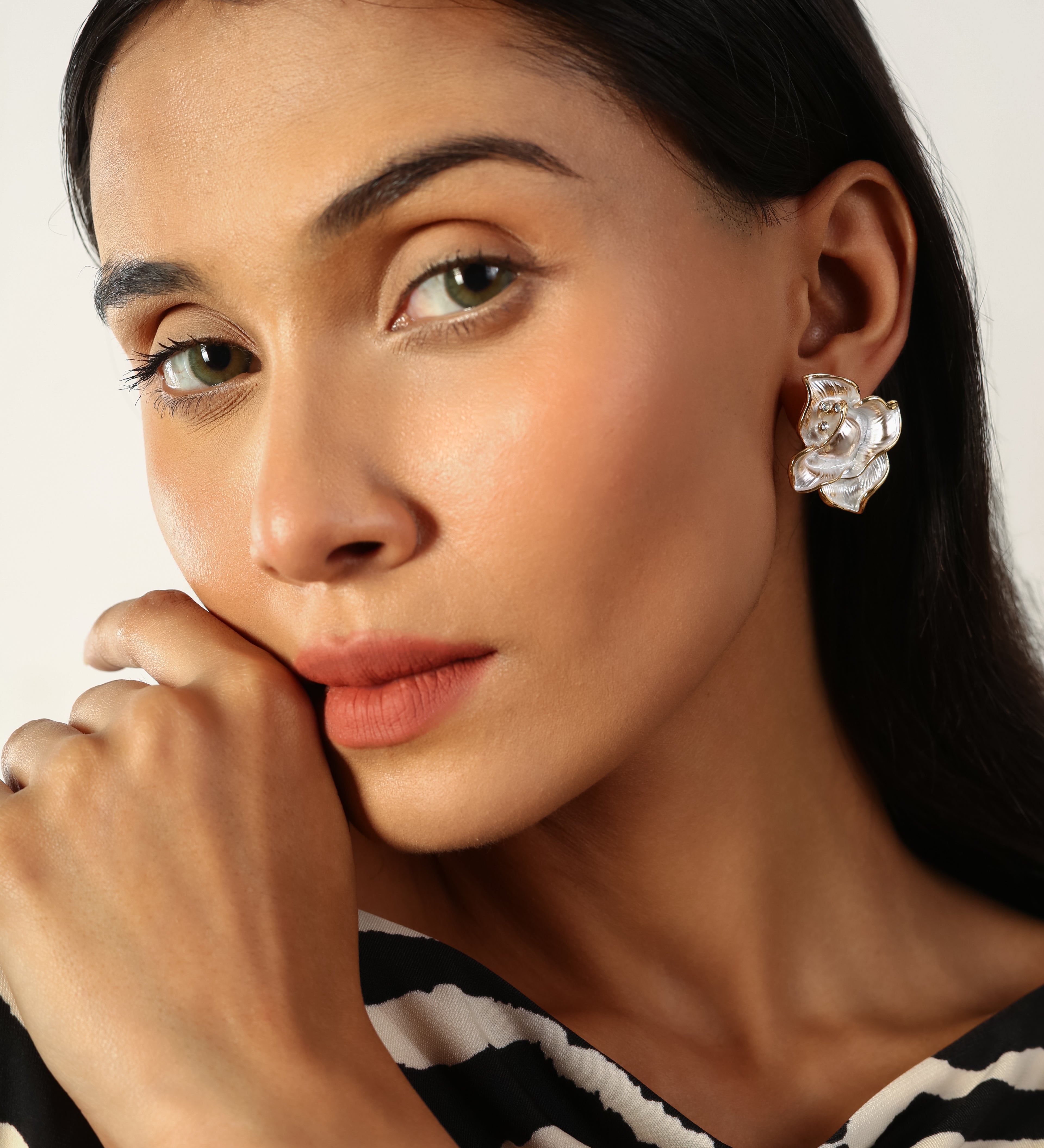 ICONIC FLORAL ANTITARNISH EARRING